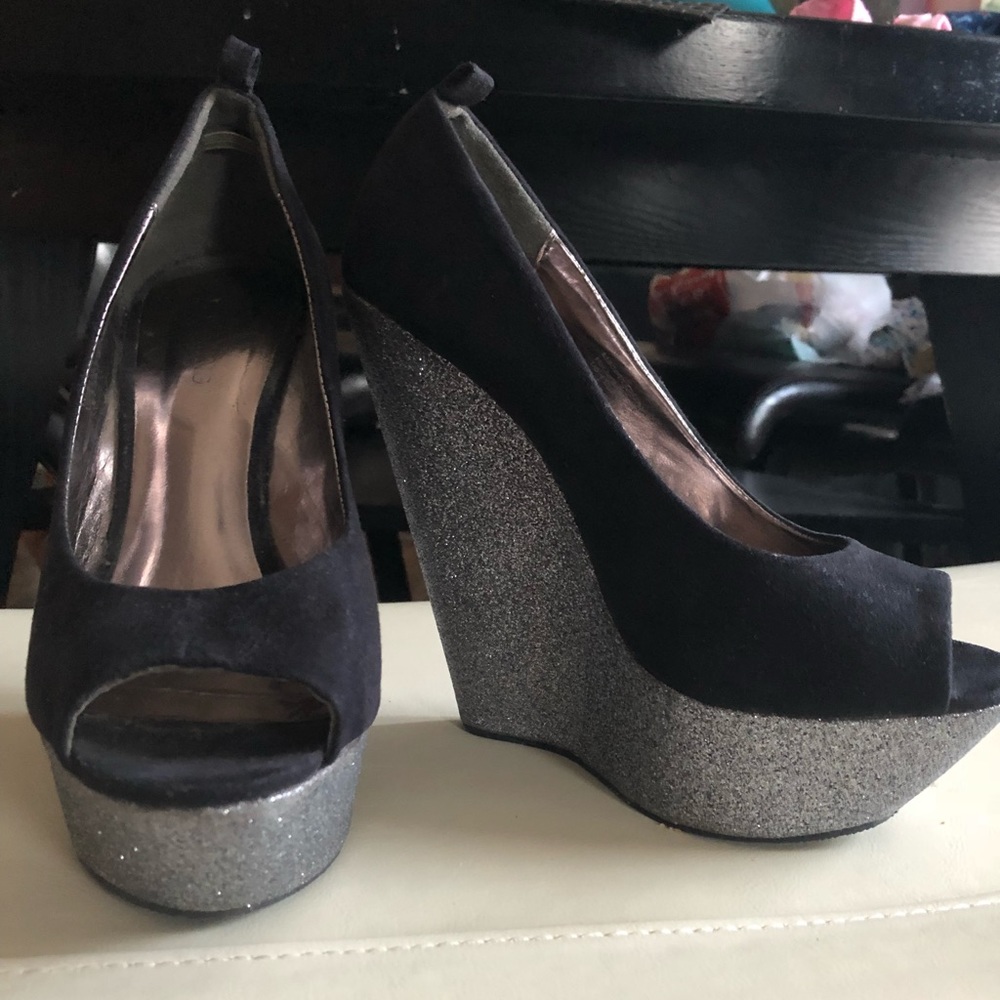Super cute very high wedges